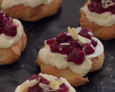 Слойки с вишнями, кадр с видео