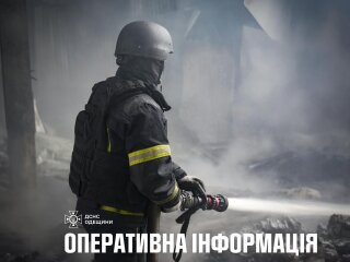 Пожежа на Одещині: рятувальники ДСНС гасять вогонь