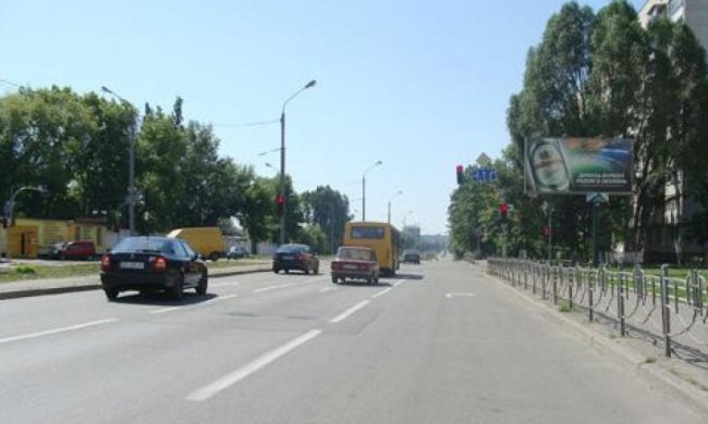На столичной улице ограничили движение транспорта 