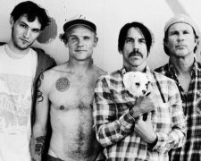 "Red Hot Chili Peppers" покаталися голяка по Лос-Анджелесу