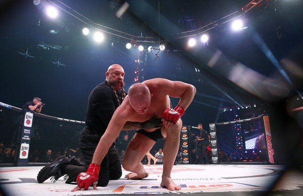 Федор Емельяненко проиграл бой Райану Бейдеру на турнире Bellator 214