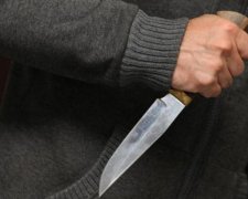 У Китаї озброєний чоловік увірвався в школу: відео не для слабкодухих