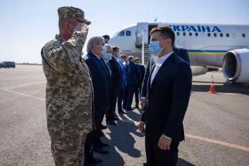 Зеленський прилетів до Запоріжжя з ревізією "будівництва " Буряка