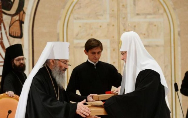 Єдина українська церква: Константинополь вирішив допомогти "братнім" московським попам