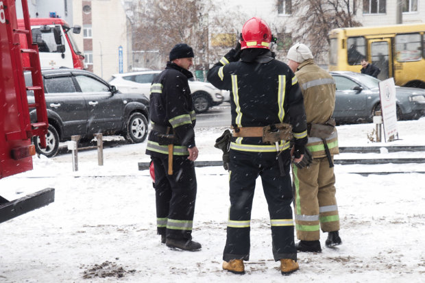 В киевском ТРЦ прогремел мощный взрыв: полиция и "скорая" делают все возможное