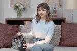 Урсула Корберо, кадр из видео