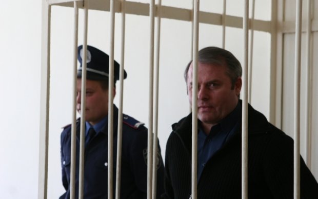 Закон Савченко дозволить Лозинському втекти