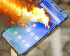 Флагман Samsung вибухнув прямо в руках власника