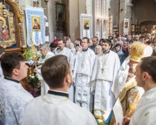 У Раді хочуть поставити церкву під управління держави і заборонити УПЦ МП