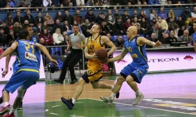 Днепр и Будивельник вышли в финал Кубка Украины