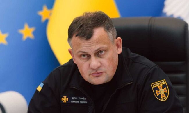 Наслідки атаки на будівлю ДСНС у Києві