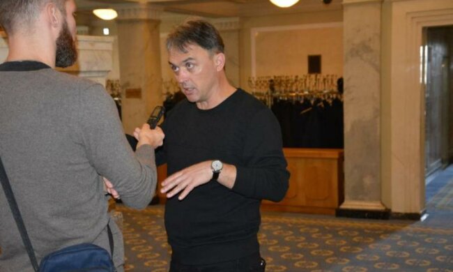 У них свої примхи: депутати люблять купувати годинник і авто одного бренда