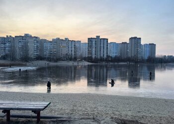 Українці, зима, озеро, фото із соцмереж