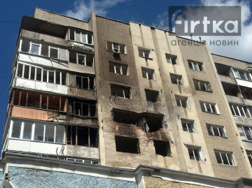 Пошкоджені квартири після російської атаки в Івано-Франківську
