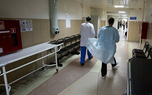 Харьковские больницы переполнены, медики идут в отказ: "Вас некуда брать!"
