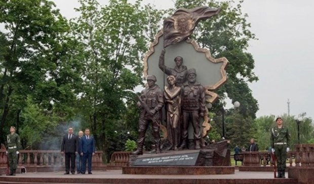 Диверсия в Луганске: подорвали памятник сепаратистам