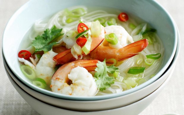 Вкуснейший рецепт острого супа с креветками