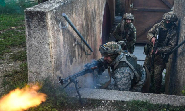 Вижив у Донецькому аеропорту, врятував Маріуполь: народний герой України з останніх сил бореться за життя