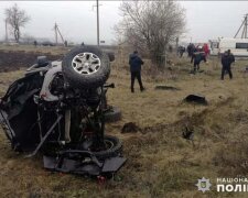 У моторошній ДТП під Хмельницьким загинула жінка: летіла в машині, повній дітей