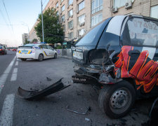 П'яний киянин влетів у машину з піцею: і випив, і закусив