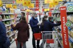 В Мелитополе женщине впарили торт с "живой" начинкой вместо мака - отвратительно, чай придется хлебать с сухарями