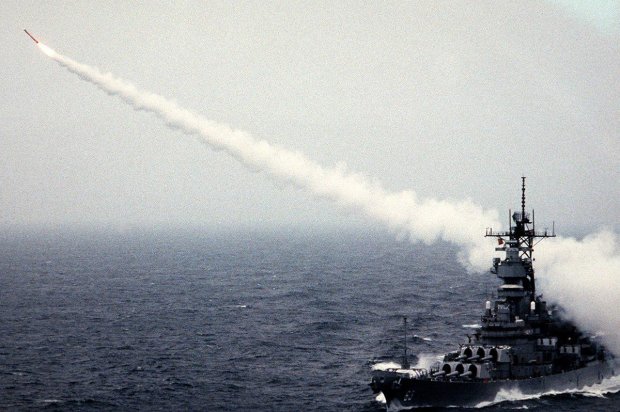 У водах Середземного моря помічений есмінець США, нашпигований надточними ракетами