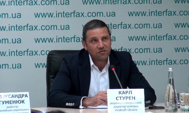 Карл Стурен, скріншот з відео