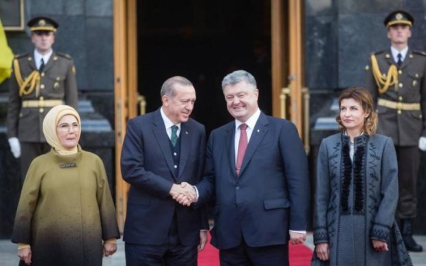 Эрдоган в Киеве: что Порошенко рассказал турецкому лидеру 