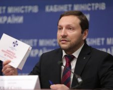 Мінстець на прощання заблокує пару десятків сайтів: перелік