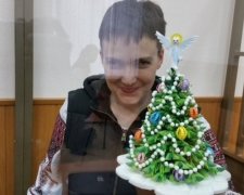 Савченко привітала з Новим роком саморобною ялинкою