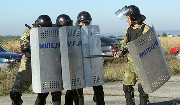 Прикарпатская милиция готовится подавлять массовые беспорядки (фото) 