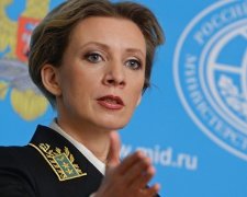 Как Захарова Америке референдумом угрожала