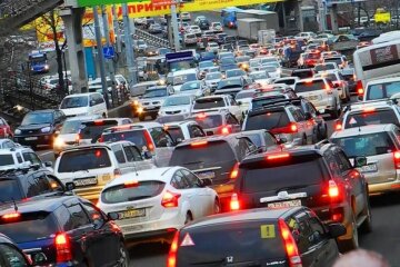 Днепр застыл в пробках, берегите нервы: как объехать