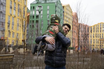 Декрет для пап, бабушек и дедушек: в Украине введут трансферный отпуск