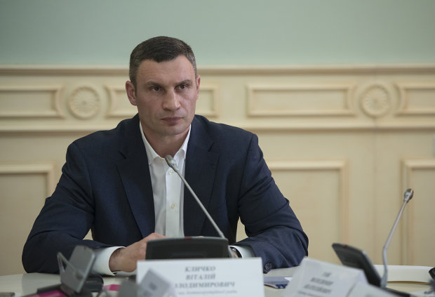 За земельный "дерибан" мэру Кличко грозит увольнение с должности и срок