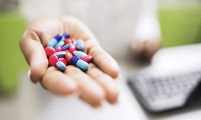 Дослідники відкрили шокуючу правду про антибіотики: руйнують навіть кістки