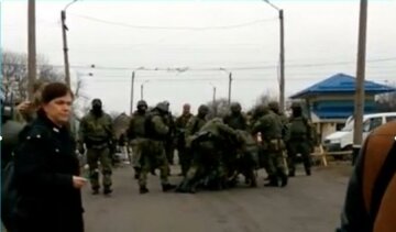 Опубліковано відео силової "ліквідації" блокади Донбасу