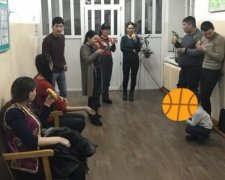 Російські сироти, замість квартир від держави, отримали штрафи