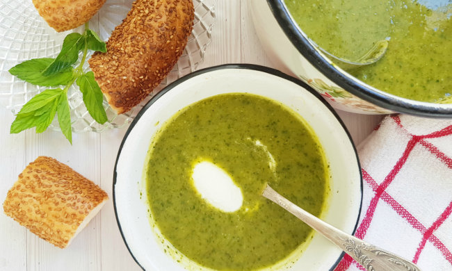 Для тих, хто стежить за фігурою: овочевий бульйон з фехнелем