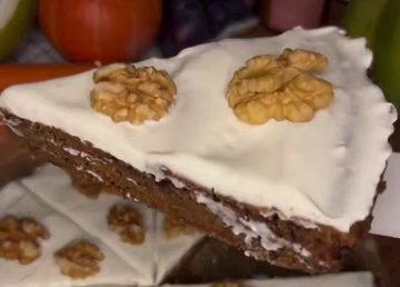 Морковный пирог с кремом, кадр из видео