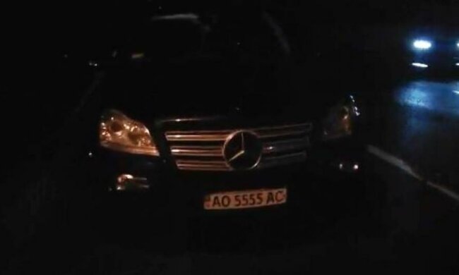 "Тітушки" напали на львівських активістів (фото)