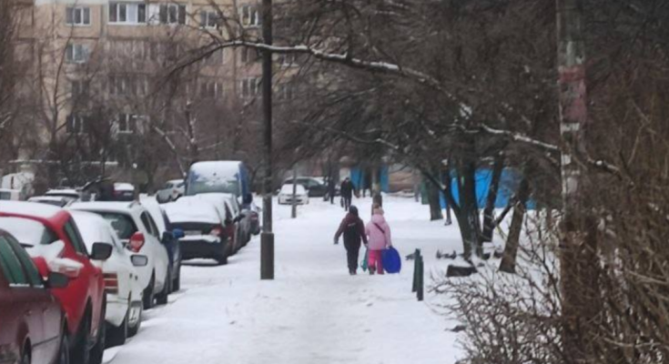 Діти, зима, сніг, фото та соцмереж