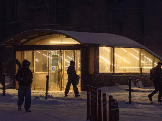 Українці, метро, ​​зима, фото із соцмереж