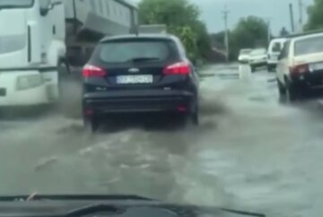 Наслідки злив, кадр з відео