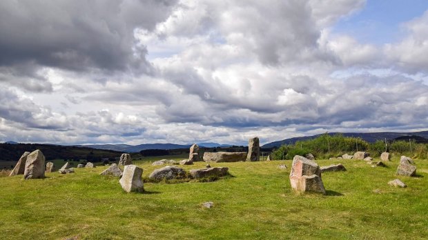 Археологи считали шотландский каменный круг уникальным древним сооружением. Как оказалось, его построил обычный фермер