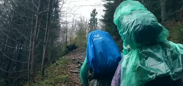 Беспощадные Карпаты приняли харьковчанок в свои объятия: "Помогите, где выход?"