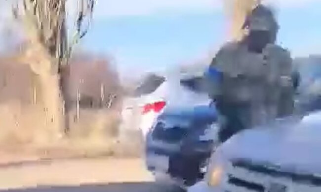 В Киевской области ТЦК избили дальнобойщика. Фото Facebook