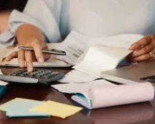 Комунальні платіжки та гроші