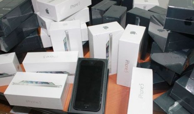 У столиці вилучили контрабандну продукцію Apple вартістю понад один млн грн