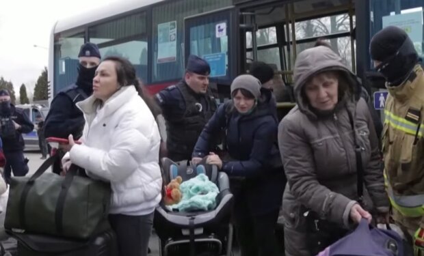 Пограничники признались, каким мужчинам можно выехать из Украины во время войны: без париков и "беременности"